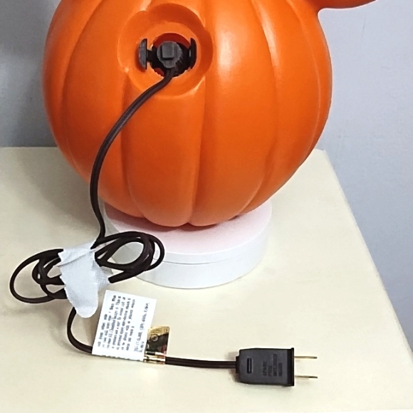 Disney Mickey Mouse Halloween Blow Mold 11" Pumpkin Jack-o'-lantern Decorations - Picture 6 of 10